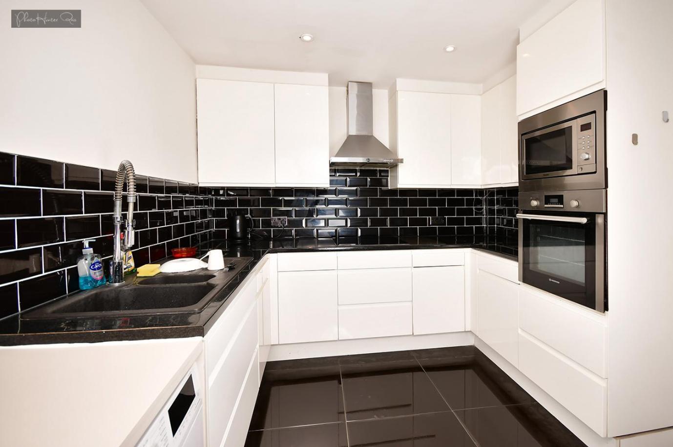 Morden Stratford 2 With Shared Bathroom Gasthof